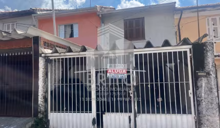 Casa para locação no Tremembé com 03 dormitórios, 02 vagas, próximo ao cemitério e ao Mercado Ourinhos. Cozinha ampla, quintal boa iluminação