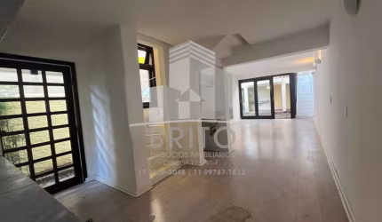 SOBRADO EM COM 4 DORMITÓRIOS SENDO 2 SUITES ,SALA PARA 2 AMBIENTES ,COZINHA COM ARMÁRIOS, LAVANDERIA ,ESCRITÓRIO,GARAGEM PARA 2 CARROS E CHURRASQUEIRA