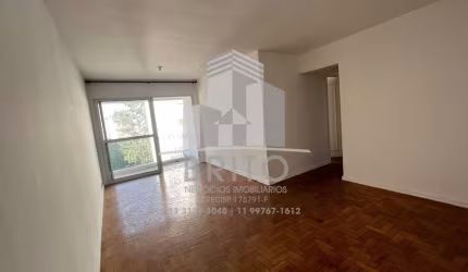 Apartamento com 03 dormitórios, sendo 01 suíte, 02 vagas de garagem, vista panorâmica e andar alto.