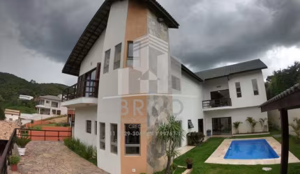 Linda Casa em Atibaia no Condomínio Clube da Montanha com Vista Deslumbrante e localizado a 6,5km da Rodovia Fernão Dias