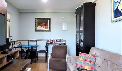 Belíssimo apartamento 02 dormitórios, 01 sala ampla para 02 ambientes, 01 banheiro, 01 vaga