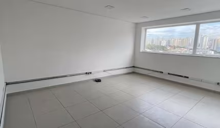 Sala comercial para locação com 37 m2 com 02 banheiros e 2 vagas de garagem