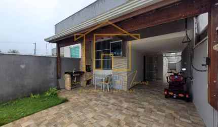 Casa para Venda em Itanhaém, Nova Itanhaém, 2 dormitórios, 1 suíte, 2 banheiros, 3 vagas