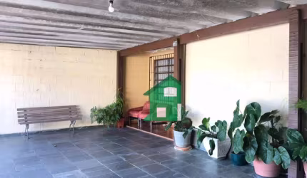 Casa com 3 Quartos à venda, 102 m² por R$ 435.000 - Conjunto Residencial Trinta e Um de Março - São José dos Campos/SP