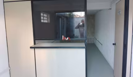 ALUGA-SE EXCELENTE CASA PARA FINS COMERCIAIS PRÓXIMA PÇA BOM CONSELHO EM TAUBATÉ/SP