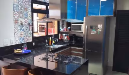 Vende-se Maravilhosa Casa Sobrado 4 Dorms. sendo 3 suítes no condominio Tecoara em Taubaté/SP