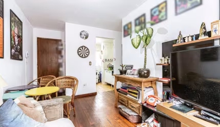 Apartamento Térreo no Santa Quitéria com 2 Quartos e Vaga de Garagem