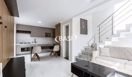 Sobrado de 3 Quartos à Venda no Pinheirinho (COM ÁREA GOURMET JACUZZI E PISCINA)