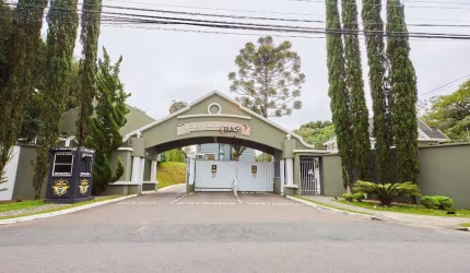 Terreno em condomínio fechado de alto padrão