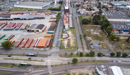 Super terreno de esquina, com área de 1995 metros quadrado