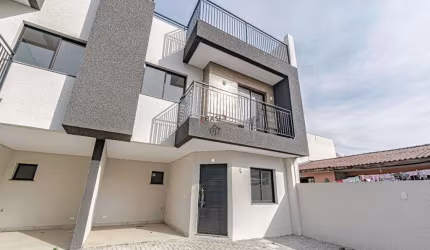 Sobrados novos pronto para morar  em Santa Felicidade