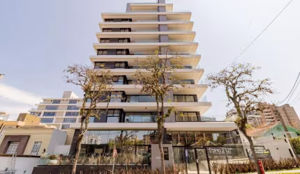 Excelente apartamento no Champagnat, do lado da praça da Espanha