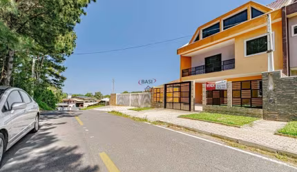 SOBRADO TRIPLEX COM 03 DORMITÓRIOS SENDO 01 SUÍTE NO CENTRO DE ARAUCÁRIA