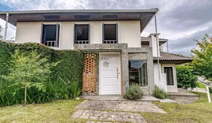 CASA LINDA EM CONDOMÍiNIO SANTA FELICIDADE!