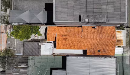 EXCELENTE TERRENO COMERCIAL NA RUA MARECHAL DEODORO, NO ALTO DA XV