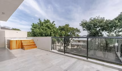 Casa em Condomínio, Jardim Social com acabamentos de primeira