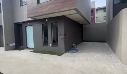 Sobrado com 3 Dormitório à Venda no Uberada (TERRAÇO PRIVATIVO)