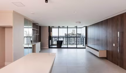 Apartamento com mobilia, andar alto ao lado Cube Curitibano.