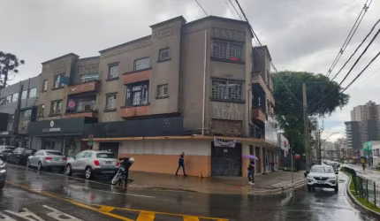 Sala Comercial à Venda no Novo Mundo, Curitiba - Ótima Localização!