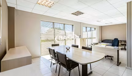 Sala Comercial à Venda em Pinhais (SALA COM 2 AMBIENTES E VISTA AMPLA)