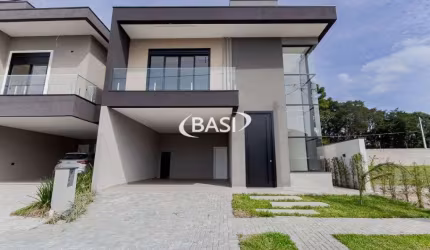 Casa de Condomínio com 3 Quartos/  3 Suítes à Venda, 260 m²