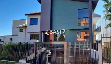Casa de Alto Padrão à Venda no Uberaba (3 dormitórios, 5 garagens e muito mais!)