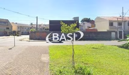 Terreno Comercial de Esquina à Venda em Curitiba