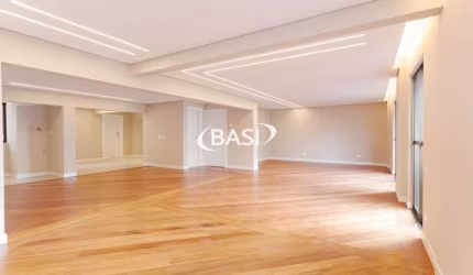Apartamento impecável e totalmente reformado no Edifício Parc Leman