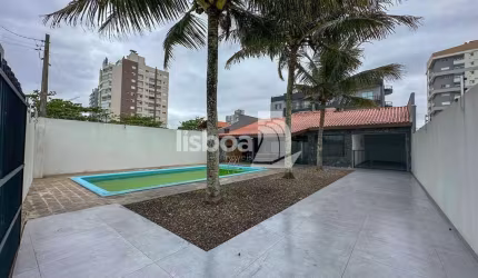 Casa com 3 quartos, Centro - Navegantes