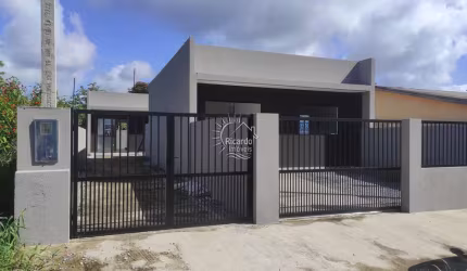 Casa com 2 quartos à venda na Rua Elvis Presley, 85, Balneário Primavera, Pontal do Paraná por R$ 220.000