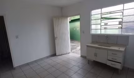 Casa com 1 quarto para alugar no Jardim do Lírio, Jundiaí , 40 m2 por R$ 900