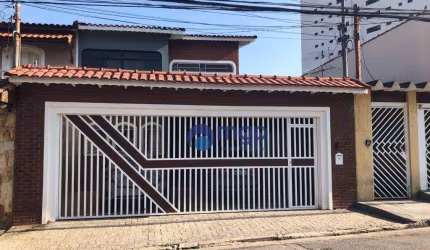 Sobrado com 3 dormitórios à venda, 194 m² - Vila Aurora