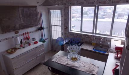 Sobrado com 2 dormitórios à venda, 88 m² - Vila Amália