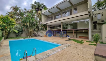 Casa à Venda em Rua Fechada na Região do Morumbi - 900 m² - São Paulo/SP