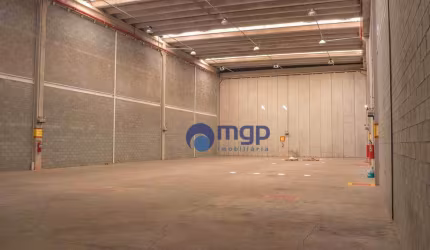 Galpão para Locação as Margens da Rodovia Presidente Dutra - 1.425 m² - São Paulo/SP