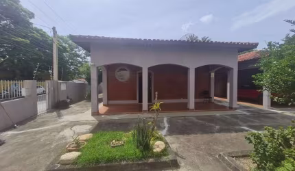 Casa com 3 dormitórios para alugar, 150 m² por R$ 2.627/mês - Vila São José - Taubaté/SP