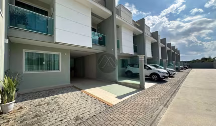Sobrado em Condomínio a venda no Pedro Moro em São José dos Pinhais.