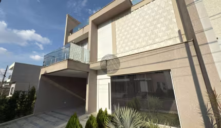 Sobrado triplex, semi mobiliado a venda no condomínio Green Gold em São José dos Pinhais.