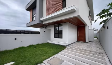Casa com 3 quartos à venda na Rua José João Vieira, 260, Campeche, Florianópolis por R$ 1.930.000