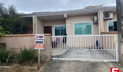 Casa com 2 quartos à venda na Rua Bonito Lindo, 645, São José, Itapoá por R$ 280.000