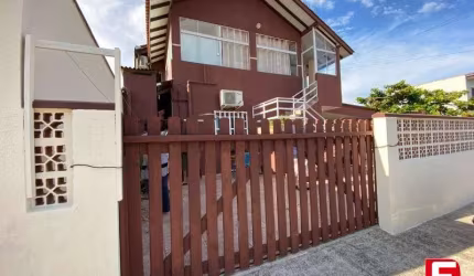 Casa comercial com 1 sala à venda na Avenida Emilio Cornelsen, 654, Brasília, Itapoá por R$ 1.600.000