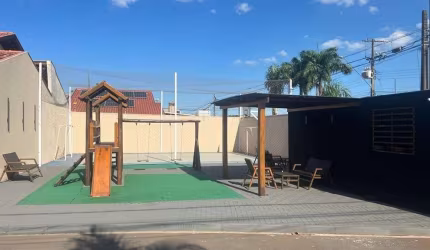 Casa térrea em Condomínio Fechado, Londrina - PR.