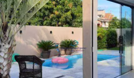 Linda casa com piscina no Condominio Golden Park, Londrina - PR.