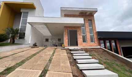 Casa à Venda no Condomínio Viena com 03 suítes e Piscina Indaiatuba Sp.