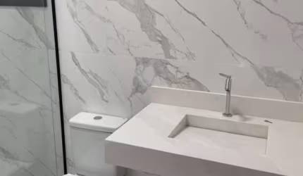 Linda casa á venda  com 3 dormitorios, uma suite, duas vagas
