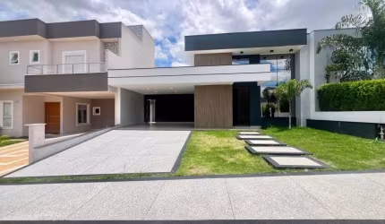 Casa Térrea no Condomínio Dona Lucilla com 03 suítes e Escritório – Indaiatuba – Sp.