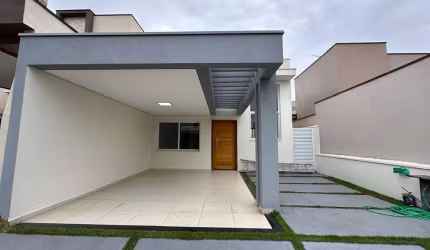 Casa em Condominio sendo 3 dormitórios com 1 suite