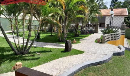CONDOMÍNIO SANTA ROSA - AT 1.076m² - AC 403m² - PISCINA