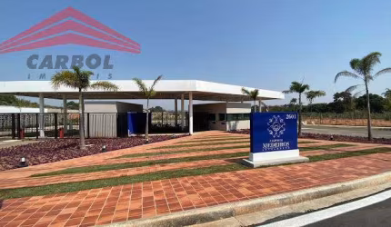 CAMPOS DE MEDEIROS - AT 300m² - PLANO - EXCELENTE LOCALIZAÇÃO