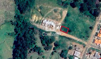 Terreno de esquina no Leila Maria